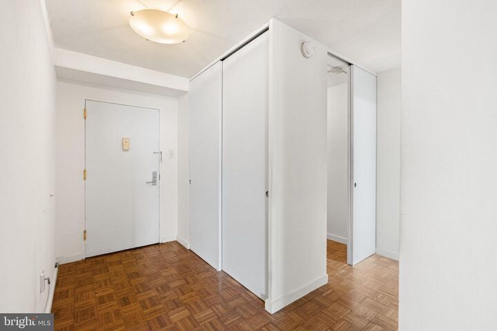 Property Photo: 604 S Washington Square 36 1111 PA 19106