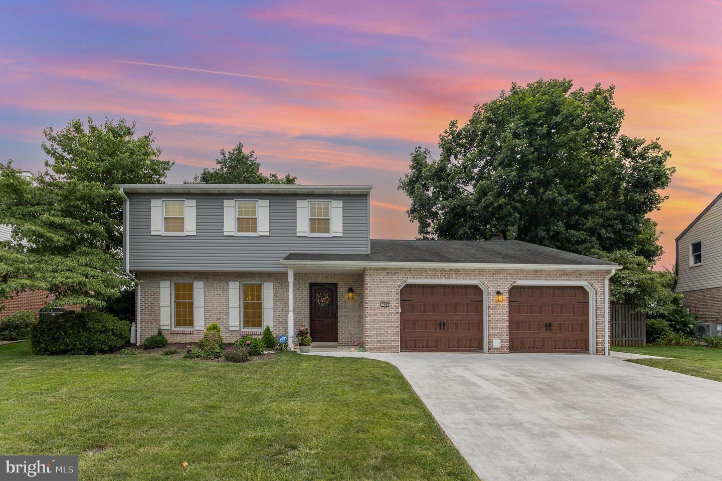 706 Robert Street  Mechanicsburg PA 17055 photo