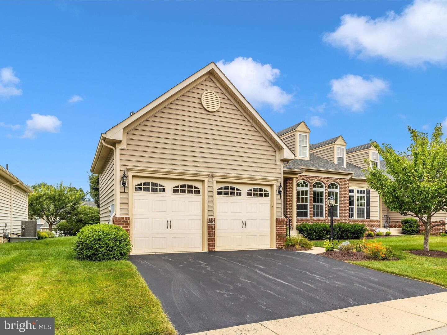 Property Photo: 10527 Edwardian Lane 145 MD 21774