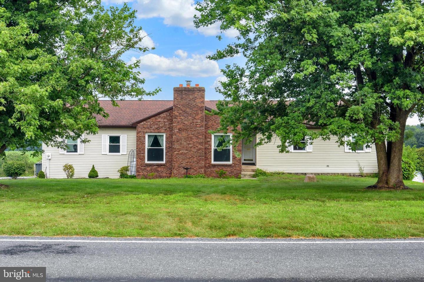 8806 Devonshire Heights Road  Hummelstown PA 17036 photo