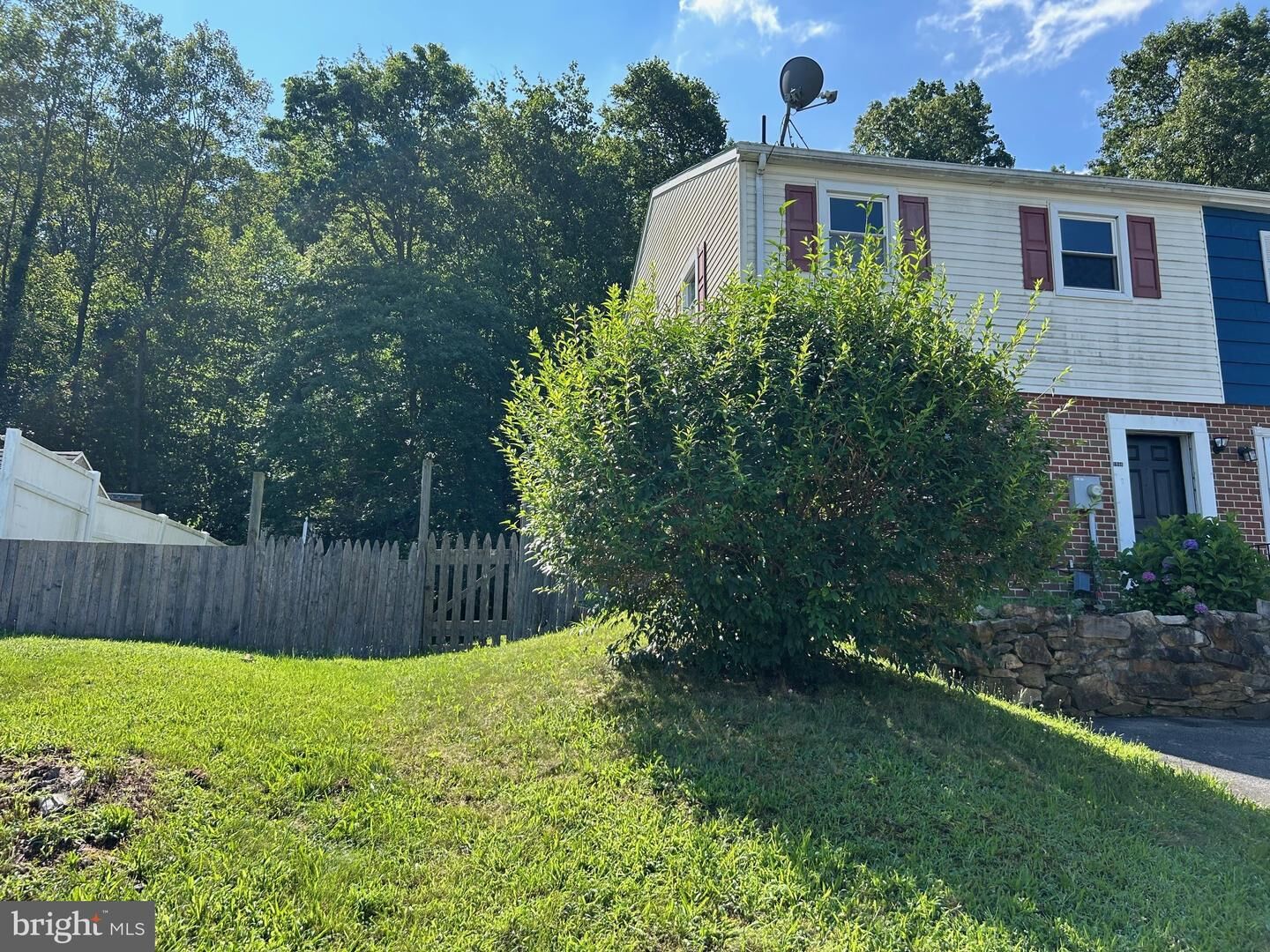 Property Photo:  1046 Fox Run  PA 19606 