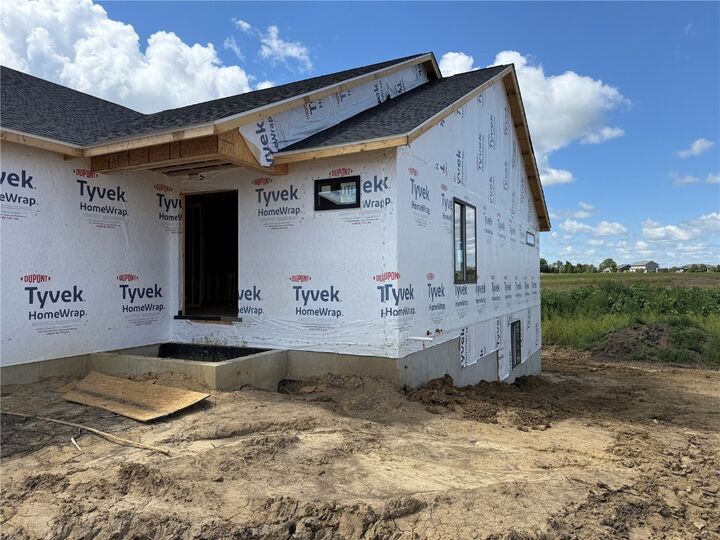 Property Photo: 115 Kinsey Street IA 52317