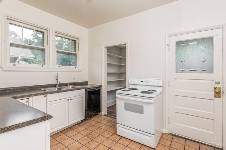 Property Photo:  7101 Wooster Pike  OH 45227 