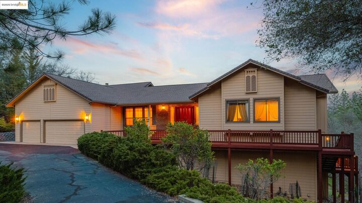 Property Photo: 21320 Oneto Dr CA 95370