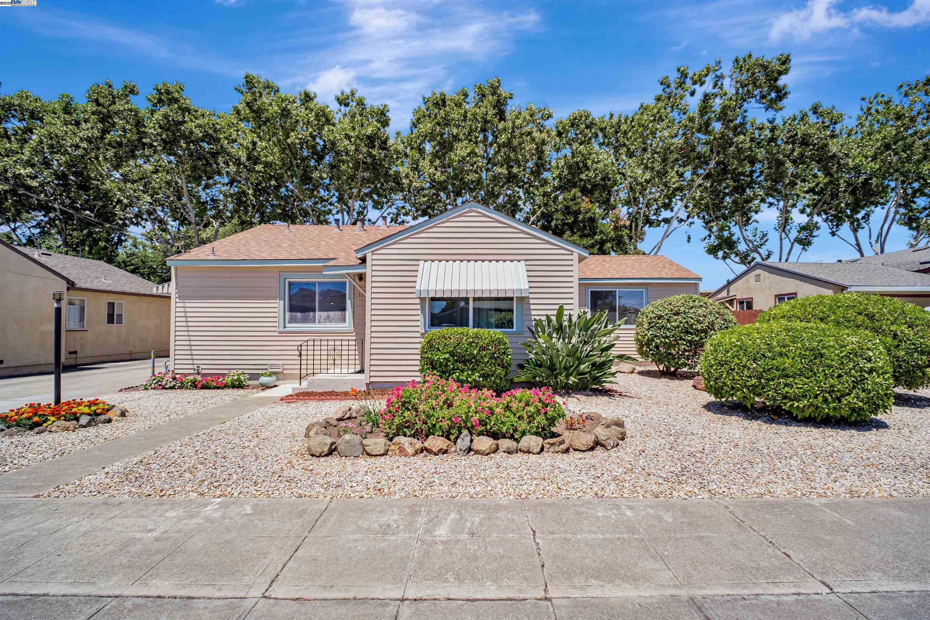 Property Photo:  1105 Gardner Blvd.  CA 94577 
