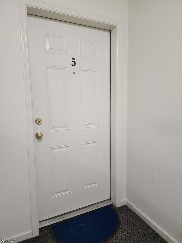 Property Photo:  5 Hamburg Tpke 5  NJ 07405 