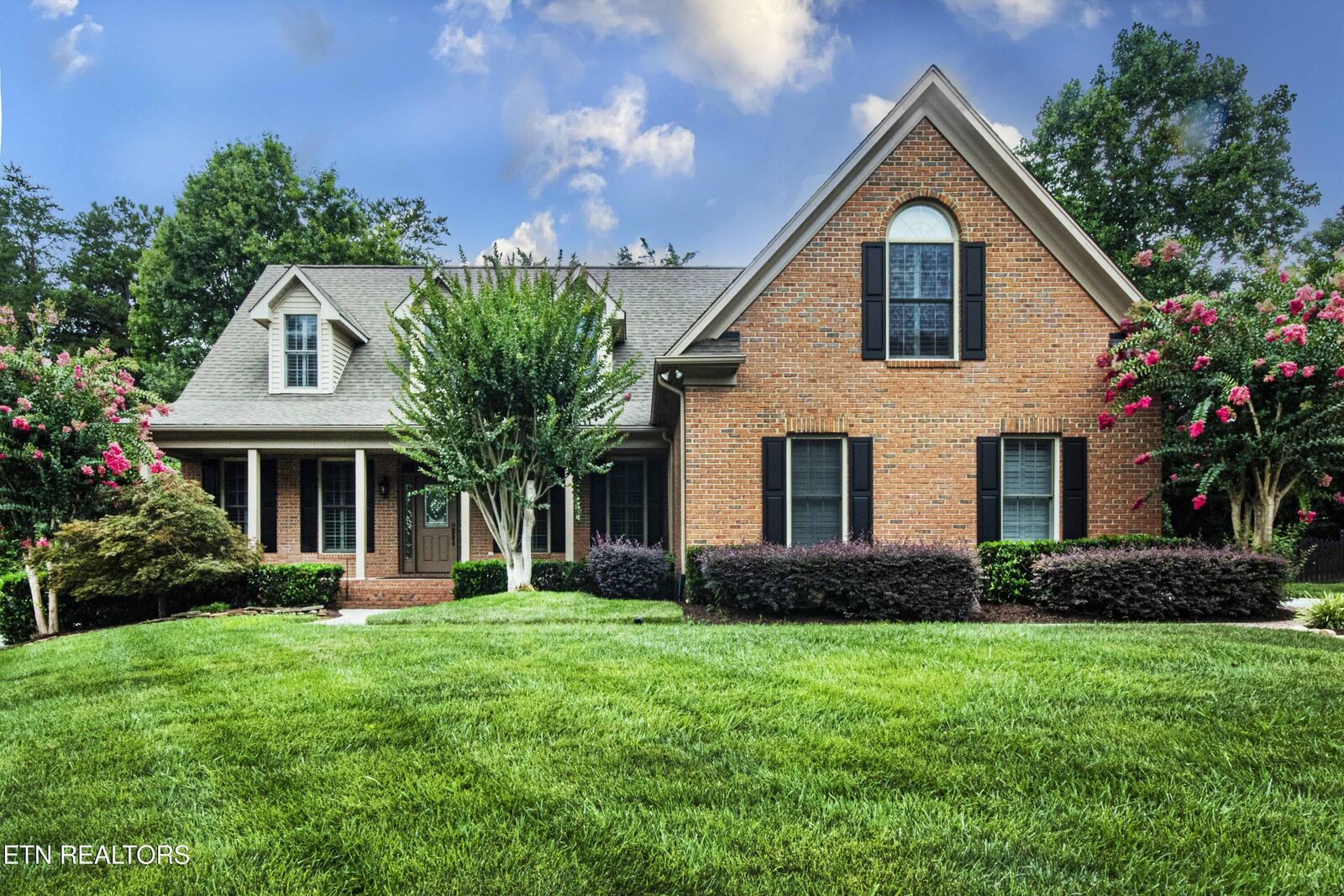 Property Photo: 712 Foxfield Lane TN 37922