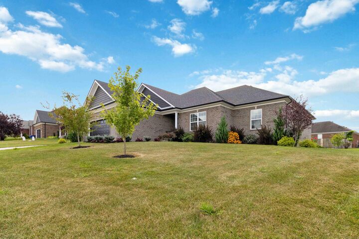Property Photo: 1031 Vineyard Way KY 40403