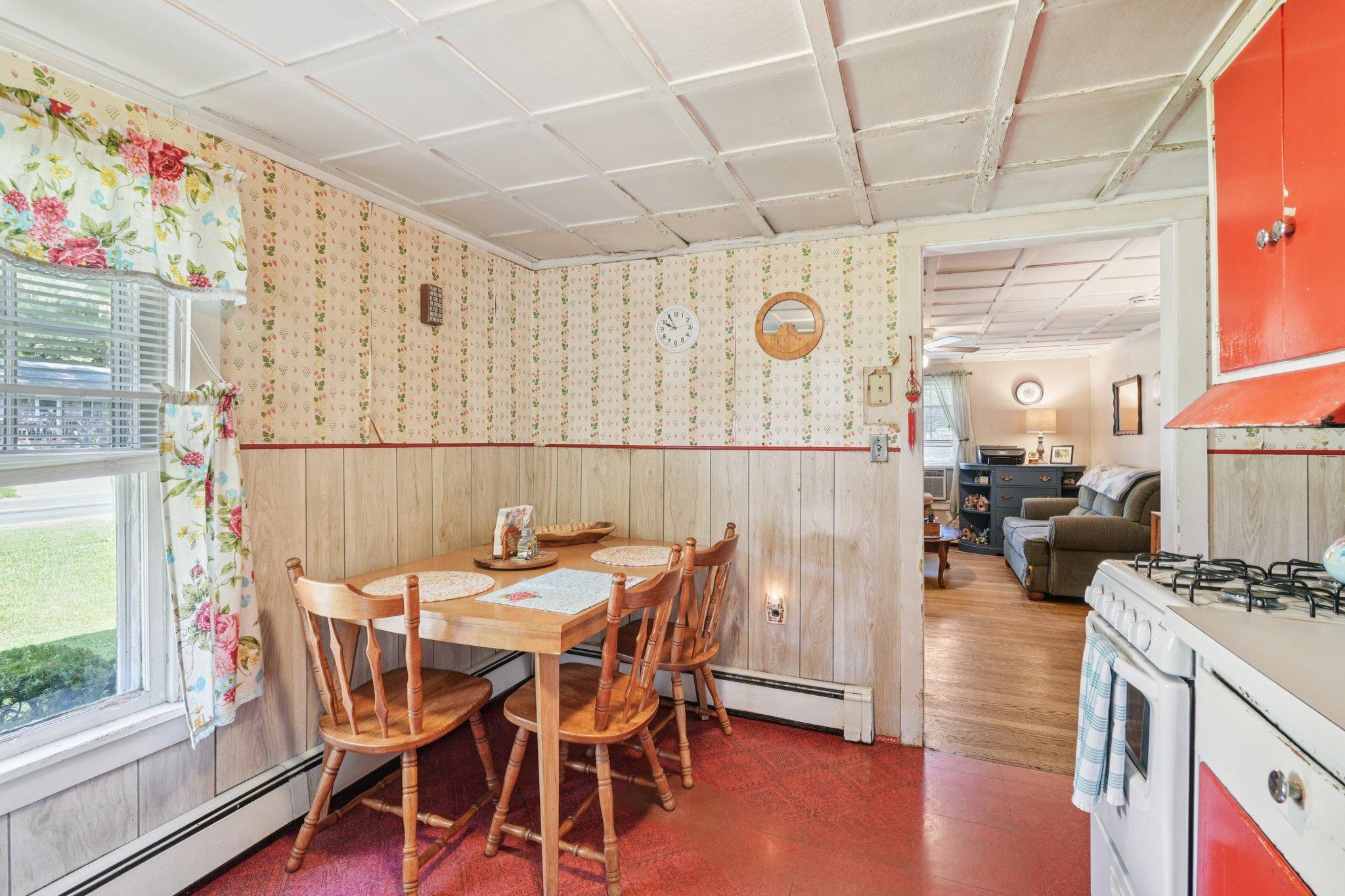 Property Photo:  94 Taft Avenue  NY 12550 