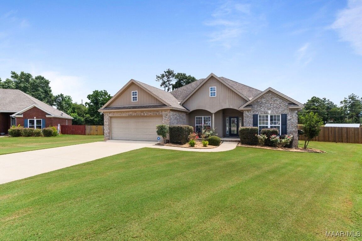 Property Photo: 1303 Carson Drive AL 36067