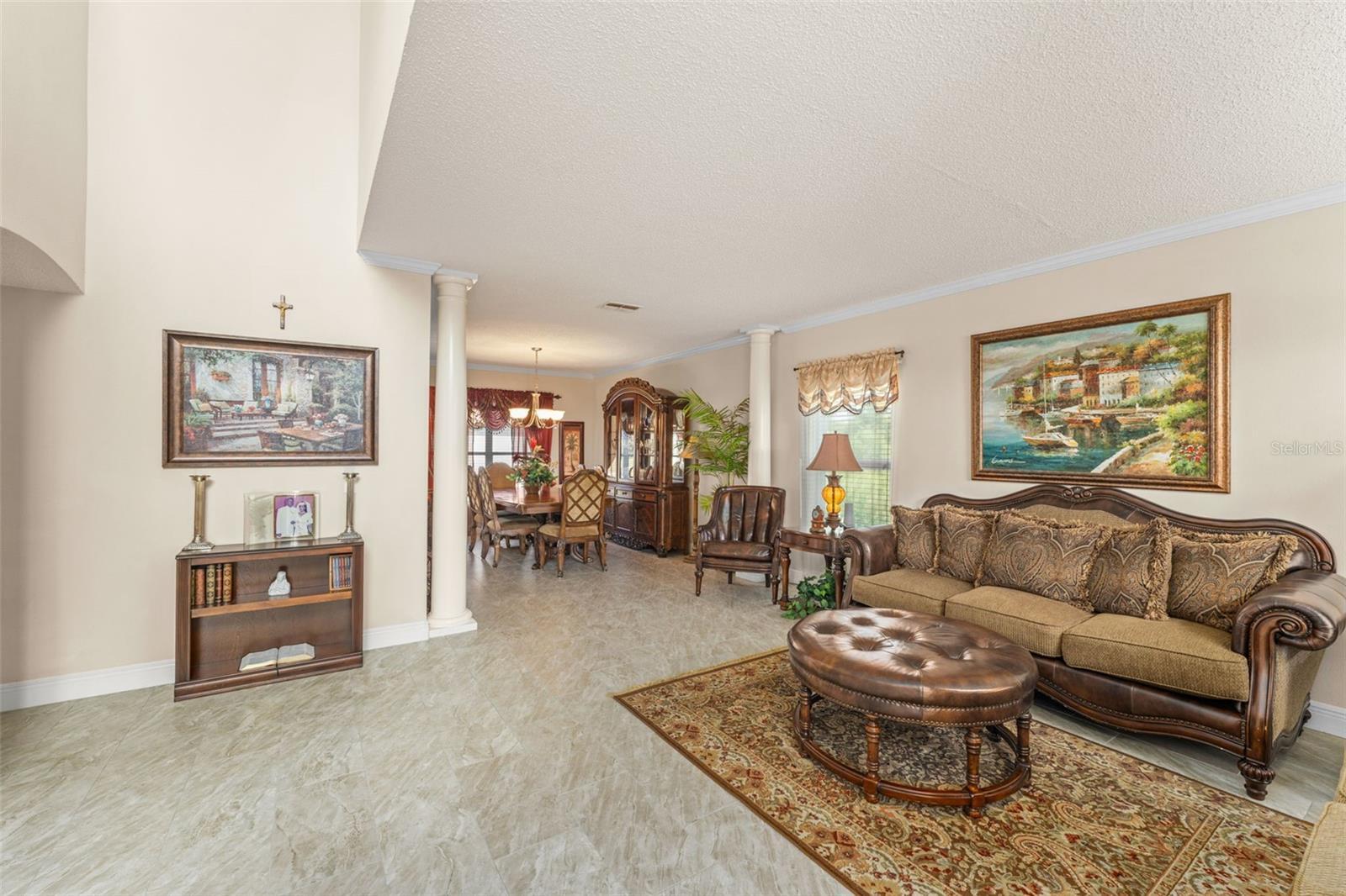 Property Photo: 229 Amesbury Ln FL 34758