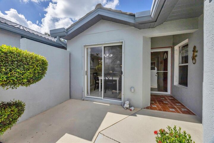 Property Photo:  5753 Casa Del Sol Boulevard 3219  FL 34233 