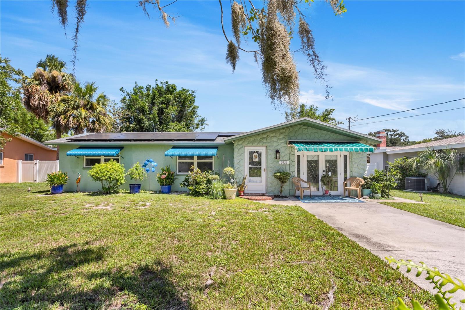 Property Photo: 5525 Georgia Avenue FL 34652