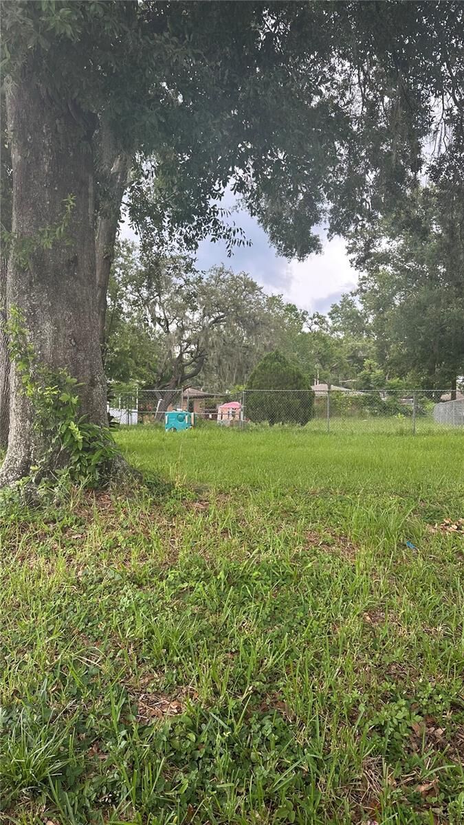 Property Photo: 1447 Montrose Avenue FL 33805