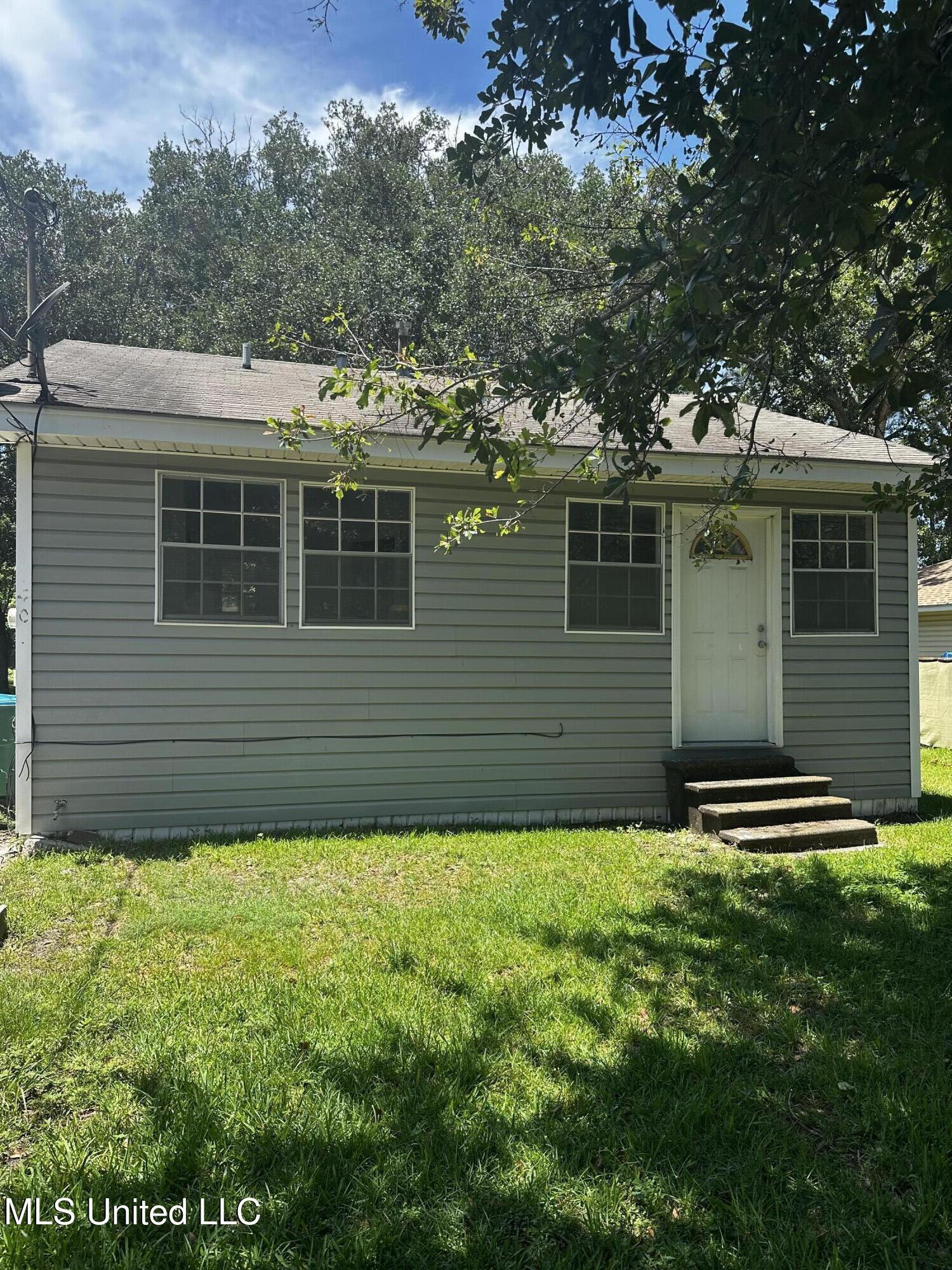 Property Photo: 2407 11th Street MS 39567