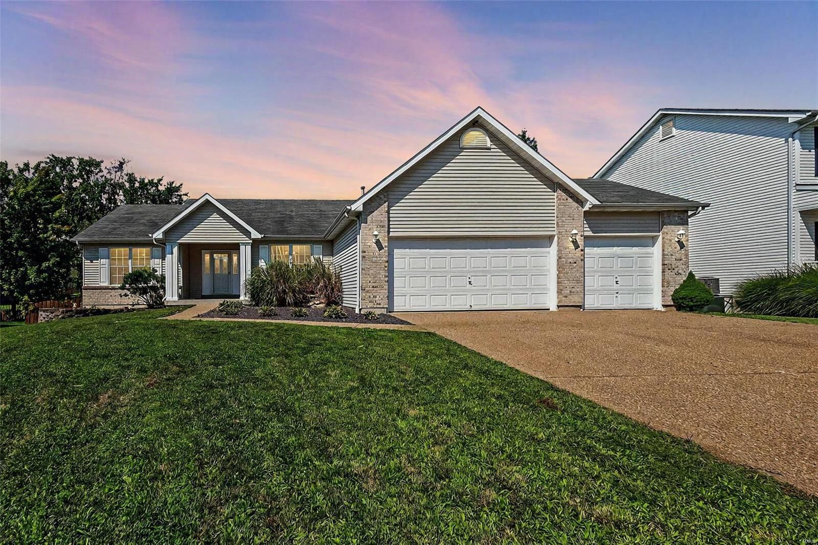 Property Photo: 9 Blazing Star Court MO 63368