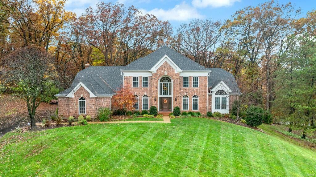 Property Photo: 17604 Burnham Court MO 63005
