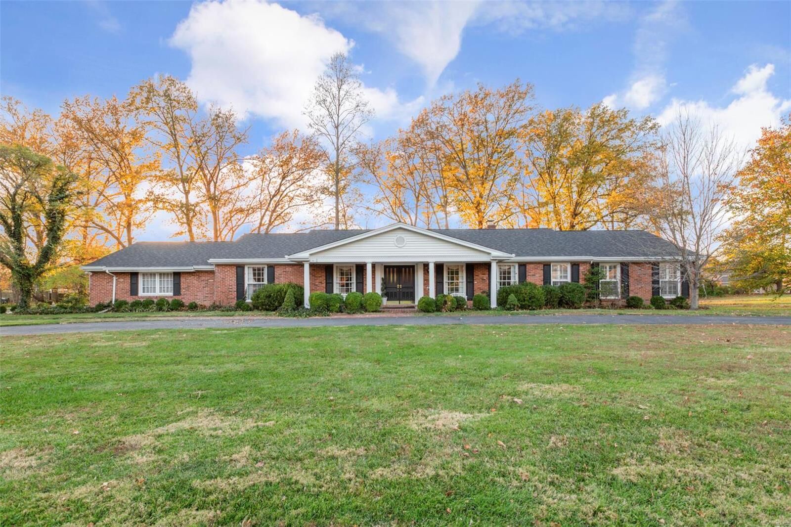 Property Photo:  1615 Woodgate Drive  MO 63131 