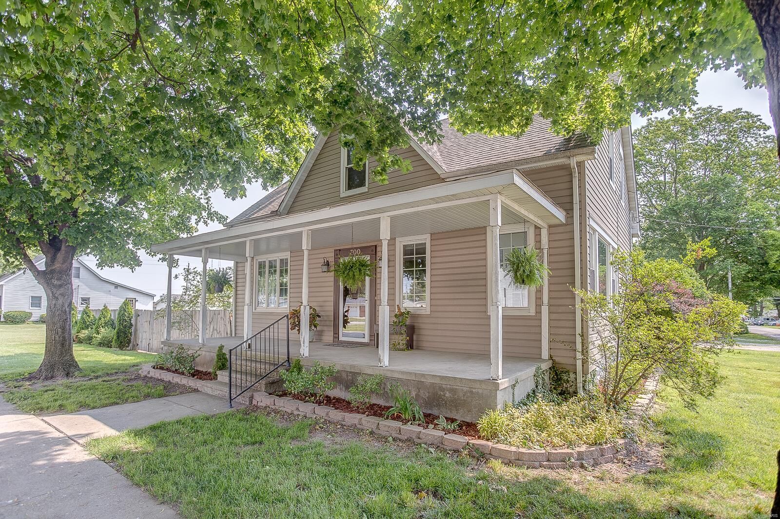 Property Photo:  300 N 6th Street  IL 62265 