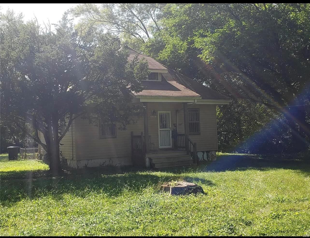 Property Photo: 2344 Gardner Drive MO 63136