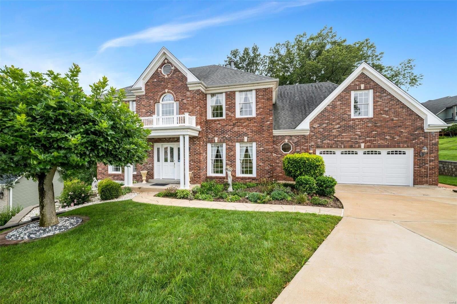 Property Photo: 5943 Summerhedge Place MO 63128