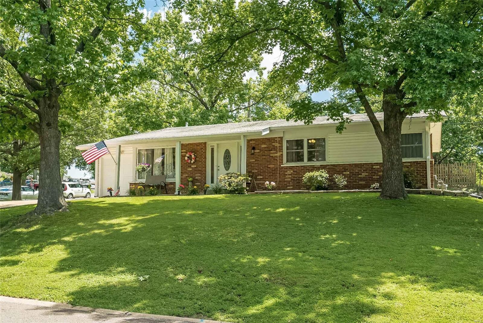 Property Photo:  2920 Mid Course Drive  MO 63125 