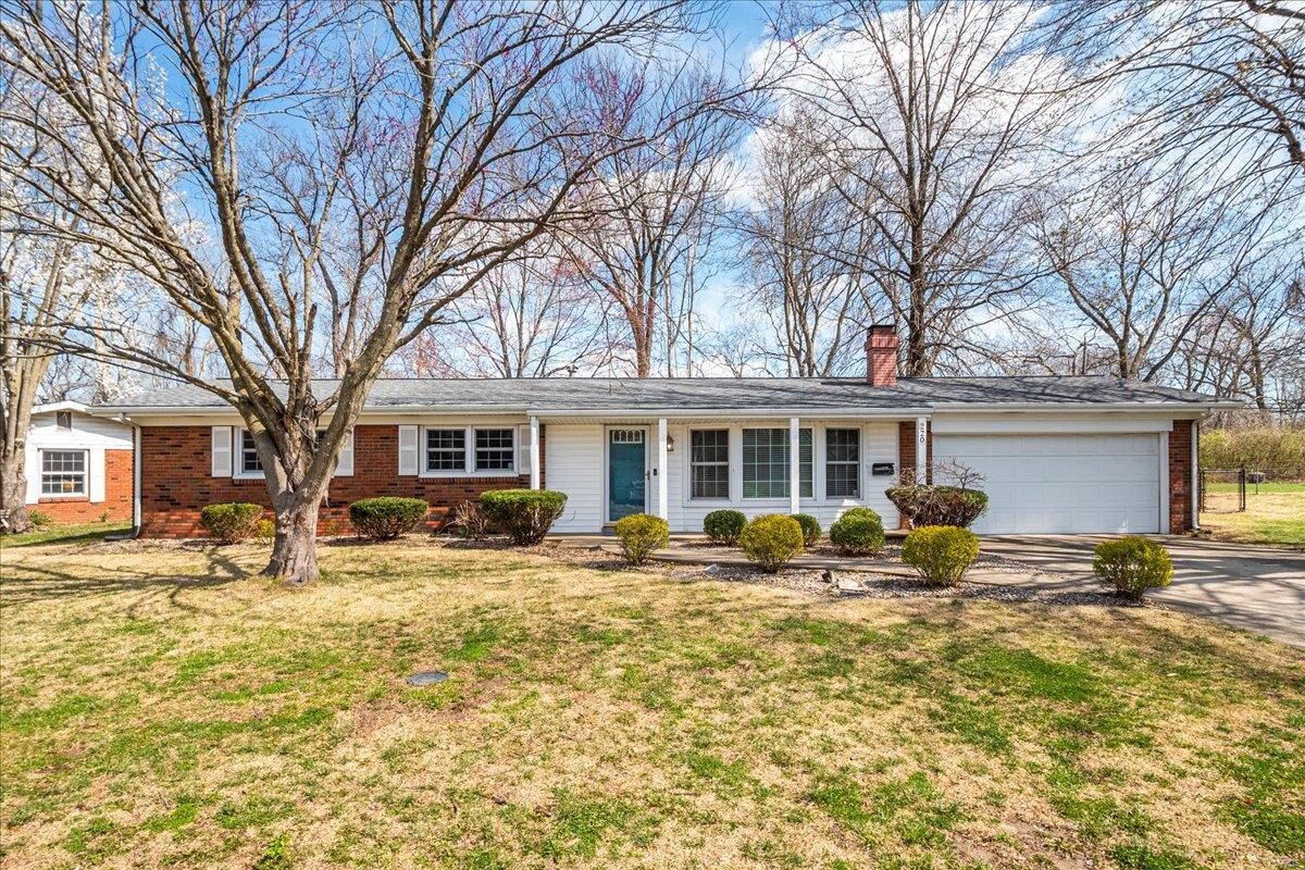 Property Photo:  220 Sheffield Drive  IL 62223 