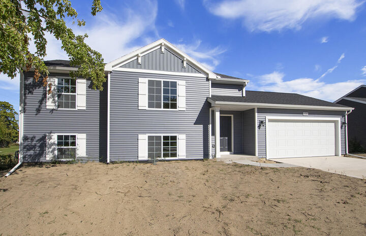 13785 Quincy Street  Holland MI 49424 photo