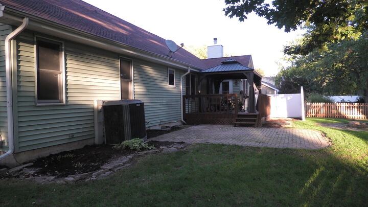 Property Photo:  412 E Somonauk Street  IL 60560 