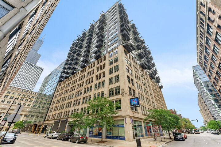 Property Photo: 565 W Quincy Street 501 IL 60661