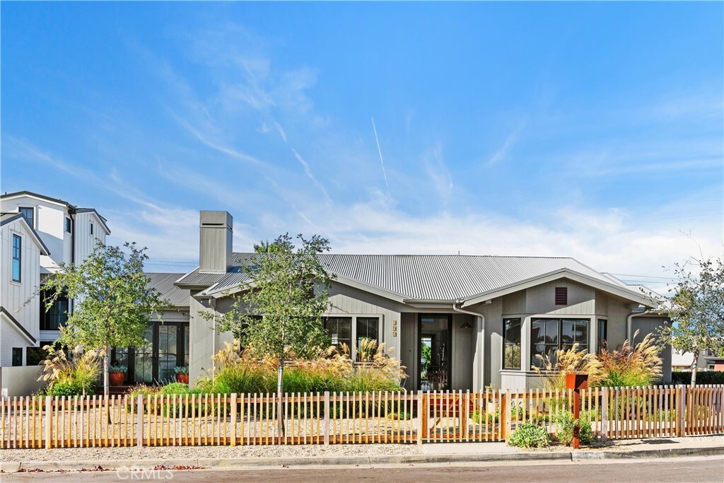 Property Photo: 337 Holmwood Drive CA 92663