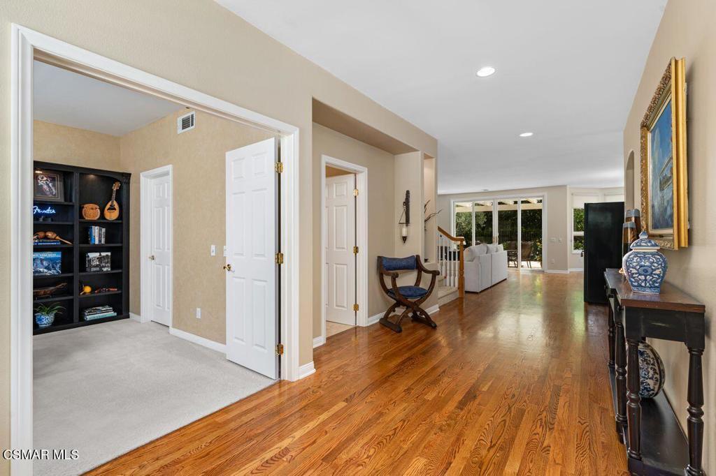 Property Photo: 1706 Abbotsbury Street CA 91361