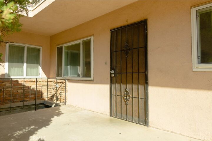 Property Photo:  919 E La Palma Drive 4  CA 90301 