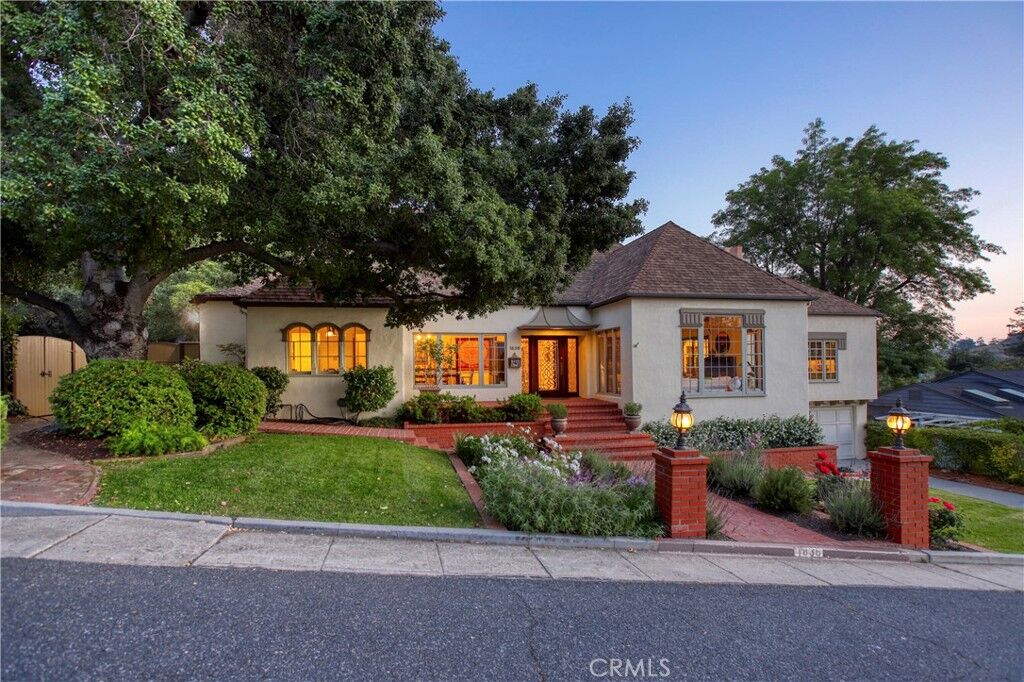 Property Photo:  1836 Crestmont Court  CA 91208 
