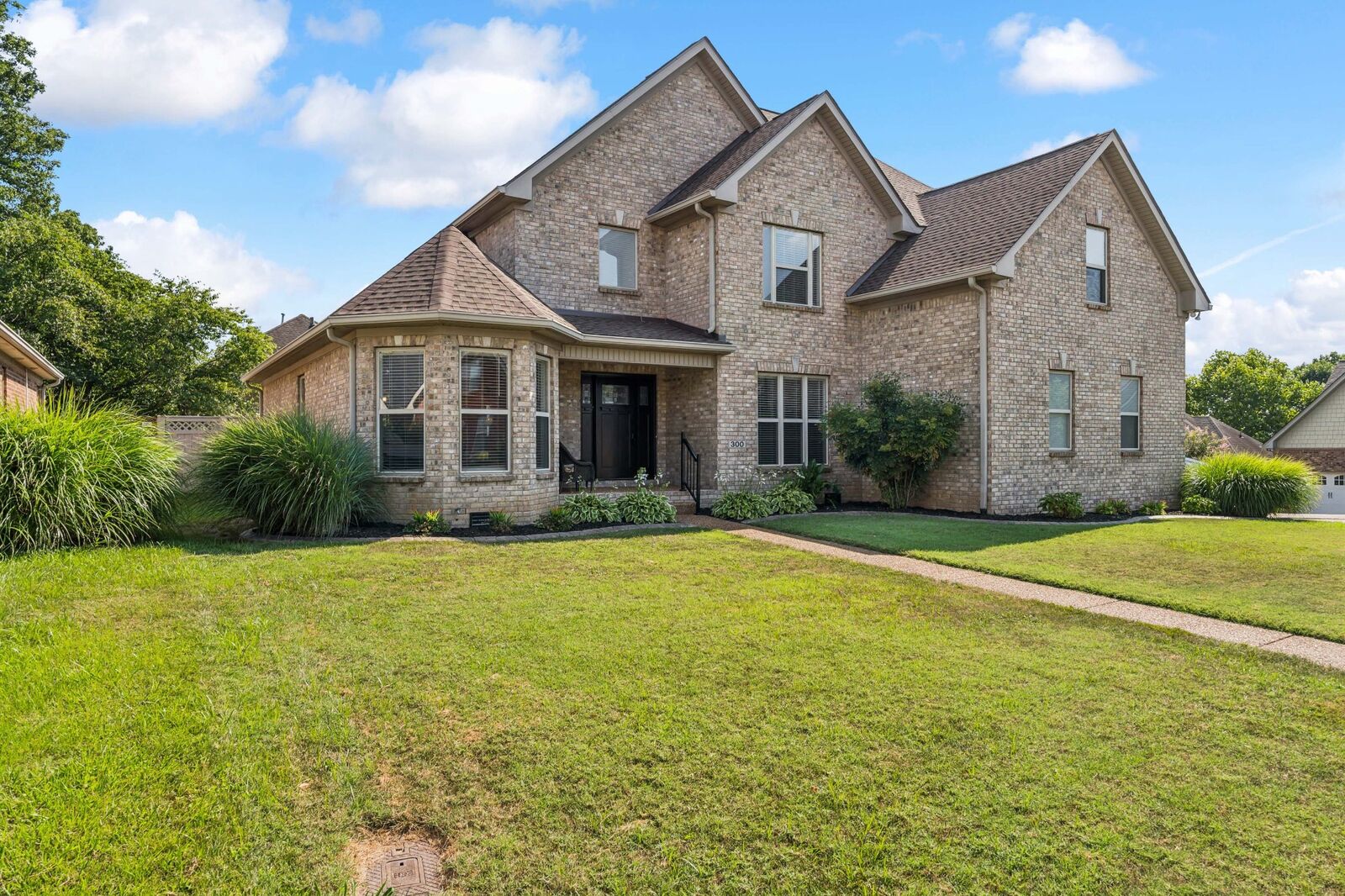 Property Photo:  300 Pinnacle Pl  TN 37221 