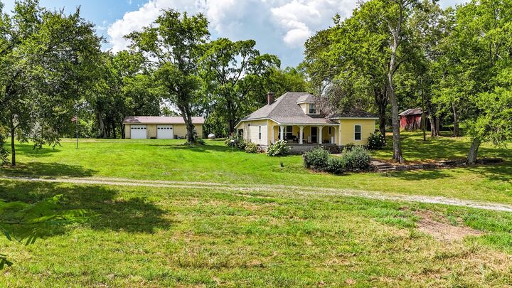 Property Photo: 2640 Highway 82 E TN 37020