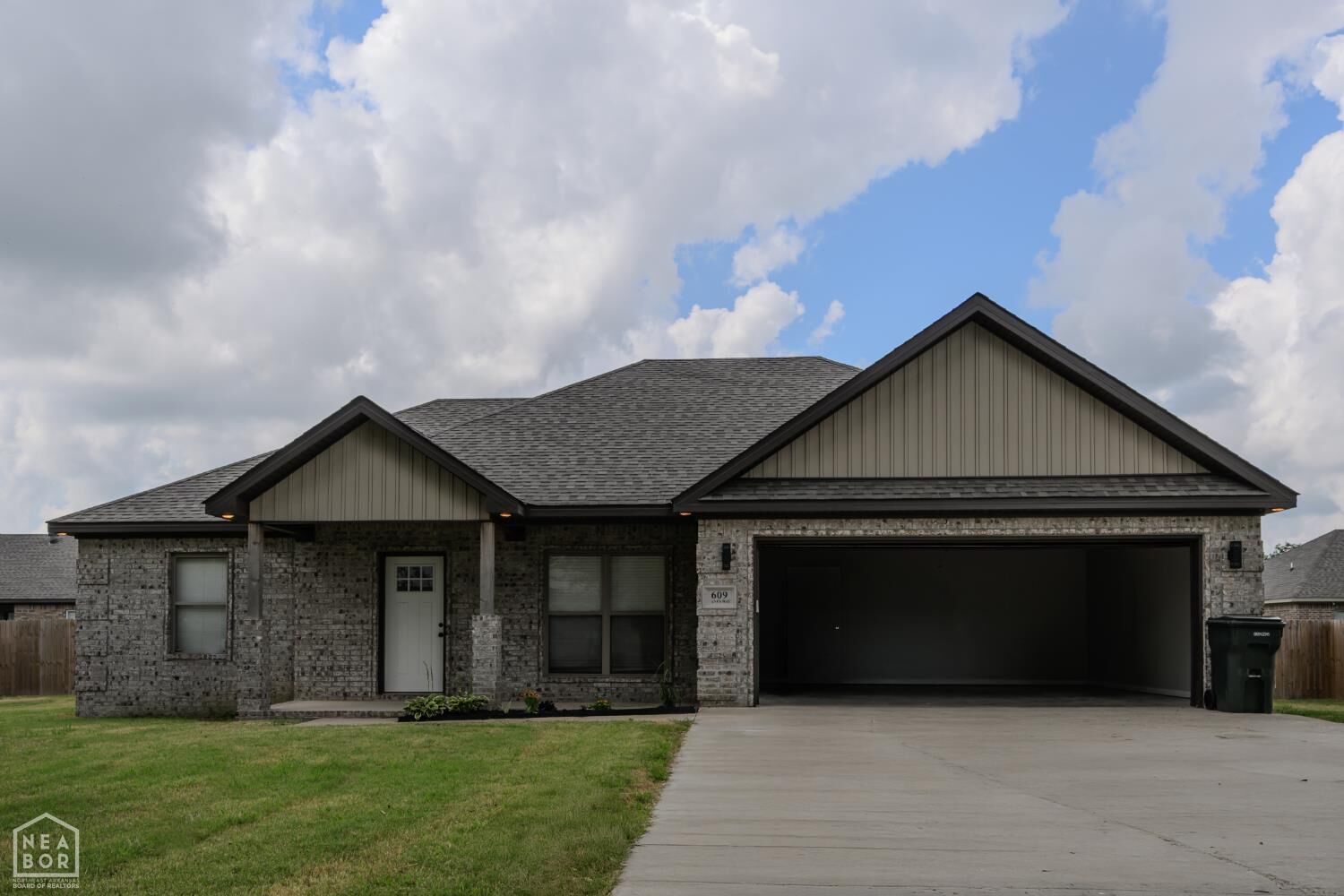 Property Photo: 609 Lanes Way AR 72442