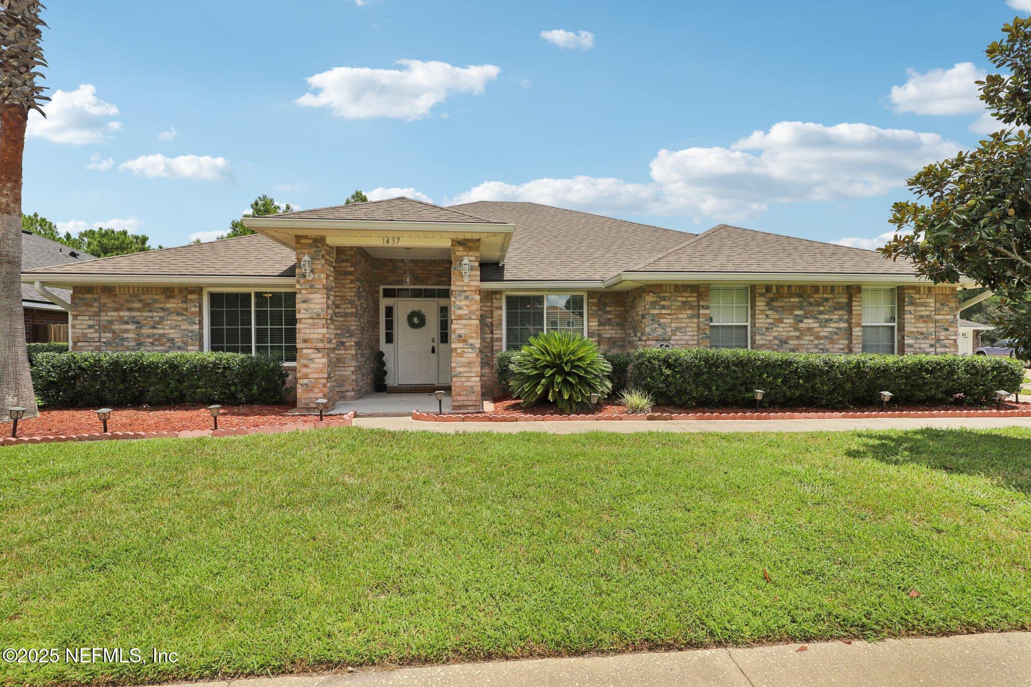 Property Photo: 1437 Heather Glen Lane FL 32068
