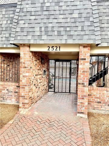 Property Photo:  2521 Metairie Lawn Drive 103  LA 70002 