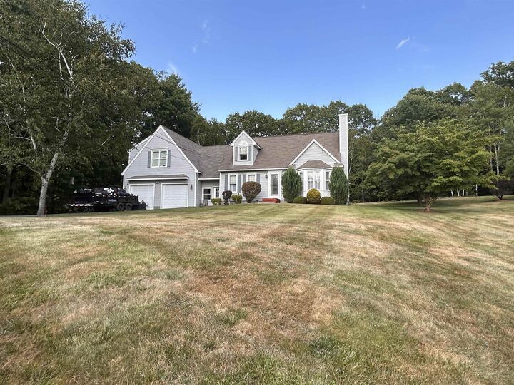 Property Photo: 4 Tear Drop Circle NH 03051