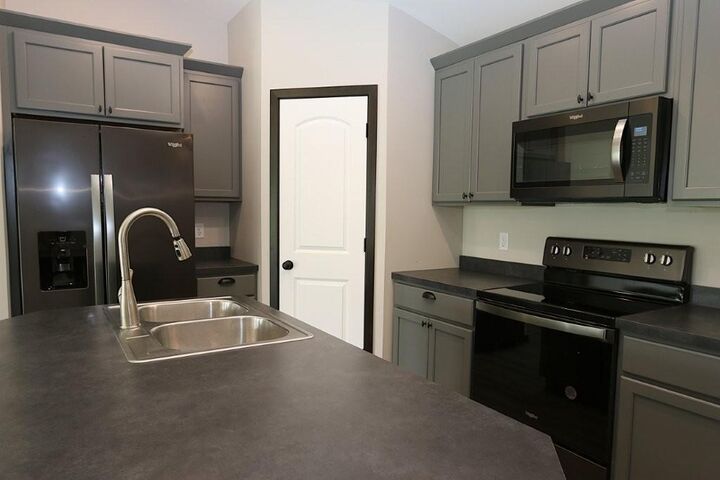 Property Photo: 908 NE 6th Avenue MN 56573