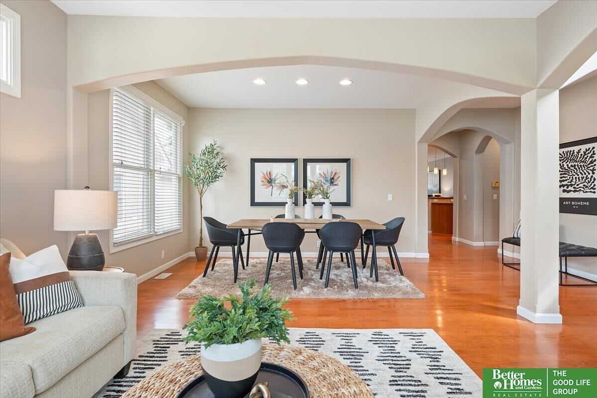 Property Photo: 18892 Mason Plaza NE 68022