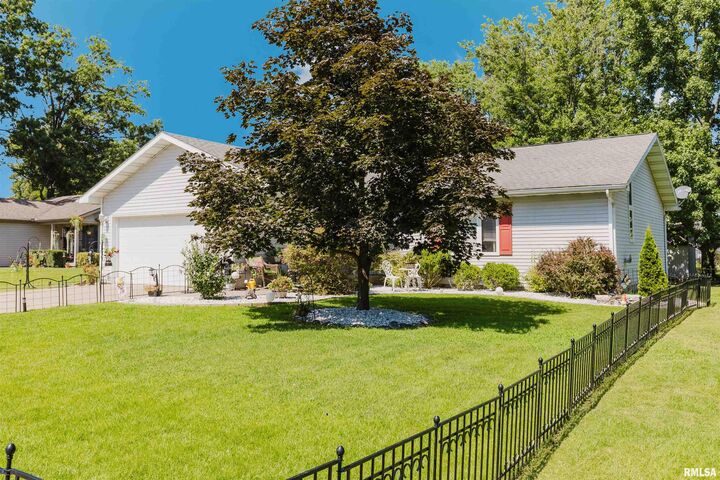 Property Photo:  1203 Hadfield Street  IL 62959 