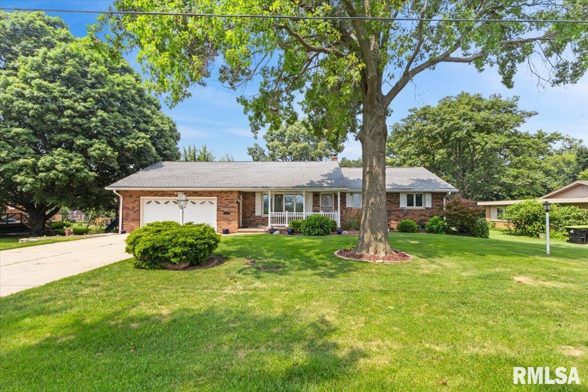 Property Photo: 107 Oakland Avenue IL 61571