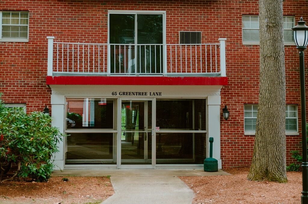 Property Photo:  65 Greentree Ln 16  MA 02190 