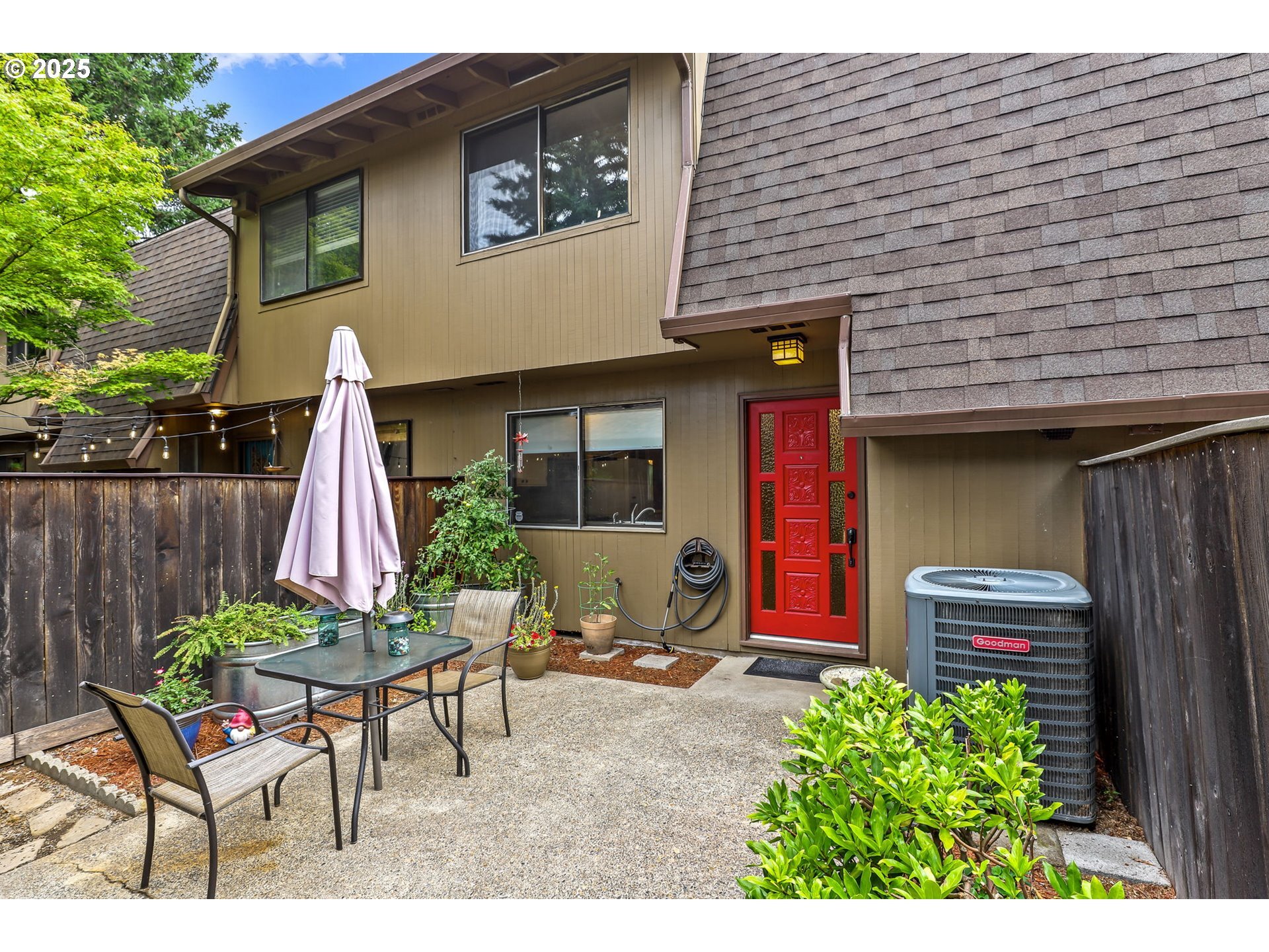 Property Photo:  14523 NE Stanton Ct  OR 97230 