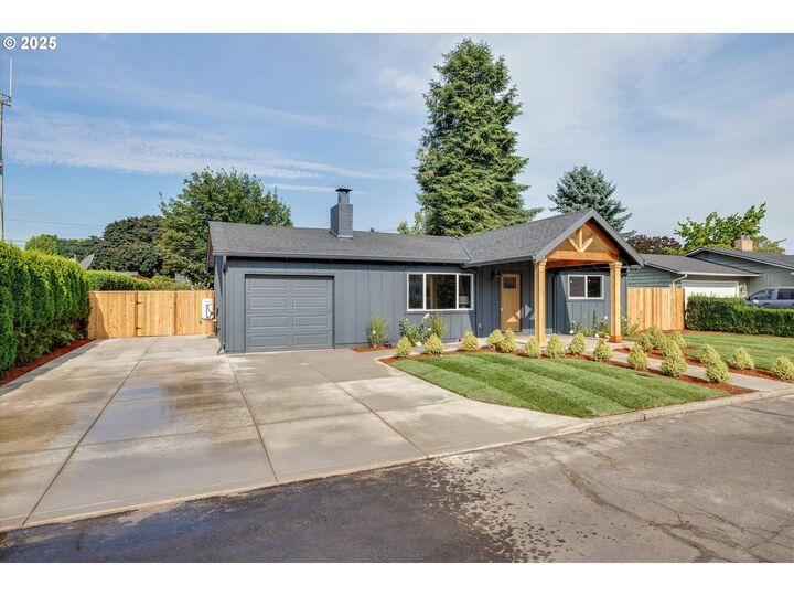 Property Photo: 1626 Kingwood St OR 97116