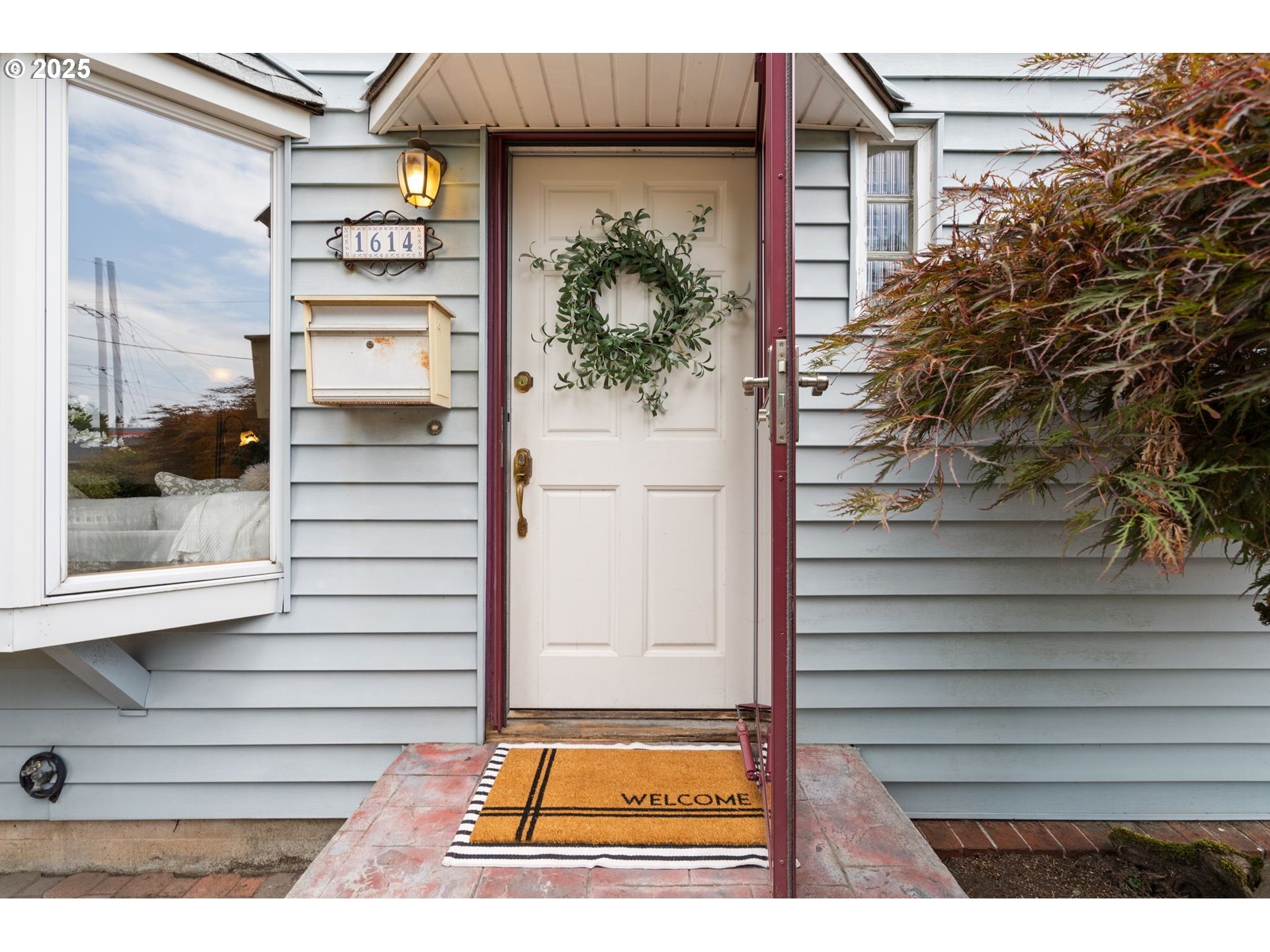 Property Photo: 1614 NE 120th Ave OR 97220