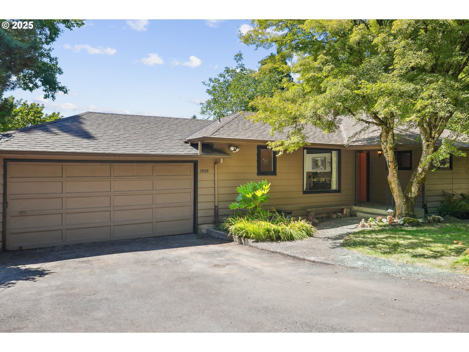 5820 SW Miles Ct  Portland OR 97219 photo
