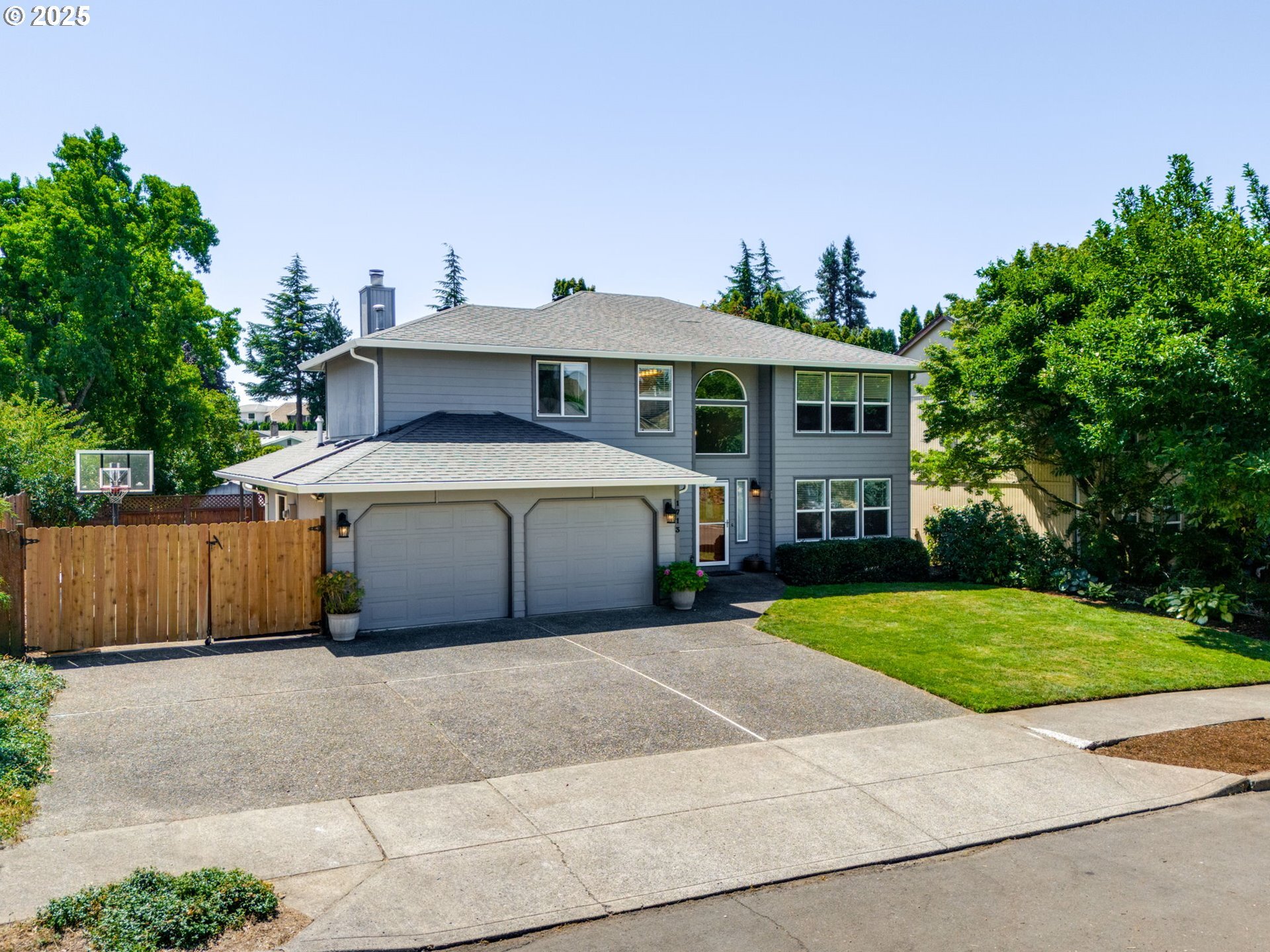 Property Photo: 1713 NW 90th St WA 98665